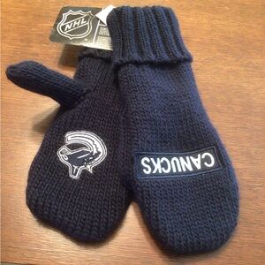 NHL Canucks Navy Blue Mittens